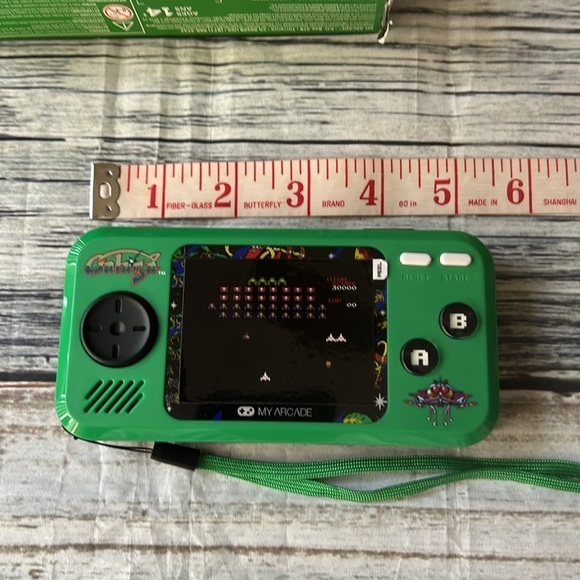My Arcade Galaga Pocket Player Portable Handheld Game Green Galaxian & Xevious - Picture 3 of 8